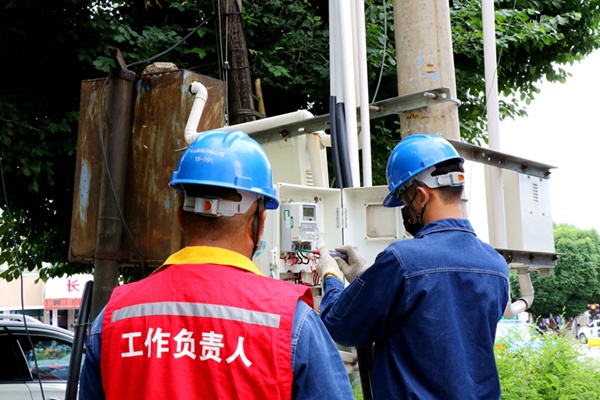 國網(wǎng)伊犁供電公司：嚴抓“小”現(xiàn)場，推進“大”安全