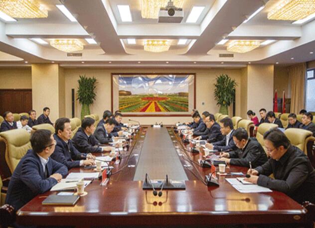 內(nèi)蒙古電力（集團）公司董事長、黨委書記賈振國帶隊赴鄂爾多斯地區(qū)調(diào)研