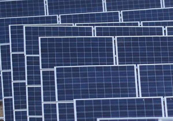 廣東梅州兩個光伏復合項目總投資35億元，年發(fā)電量為77000萬度