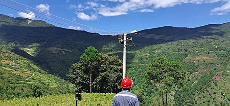 鳳慶供電局新華供電所供電火力全開(kāi)，助力當(dāng)?shù)乜緹煯a(chǎn)業(yè) 穩(wěn)定發(fā)展