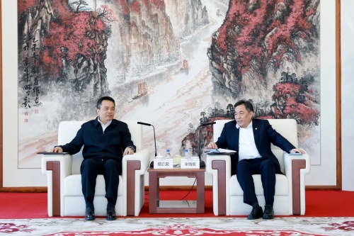 宋海良孫洪水與哈電集團董事長曹志安、總經(jīng)理吳偉章會談