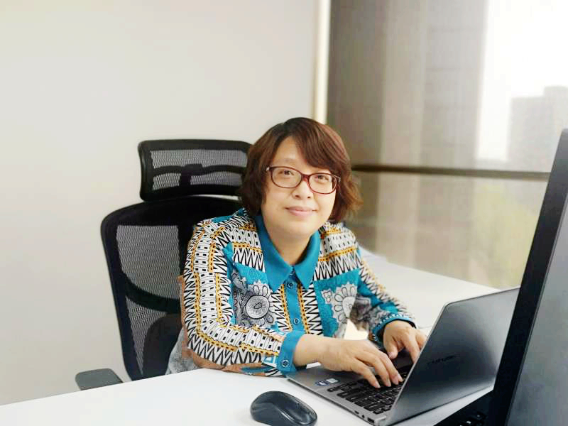 首都最美巾幗奮斗者尹洪苓：以?shī)^斗的姿態(tài)，砥礪前行 展現(xiàn)新時(shí)代“她風(fēng)采”