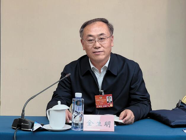 【兩會】國網電動汽車服務有限公司董事長、黨委書記全生明：加快構建交通能源融合發(fā)展體系 促進車與電網協(xié)同互動