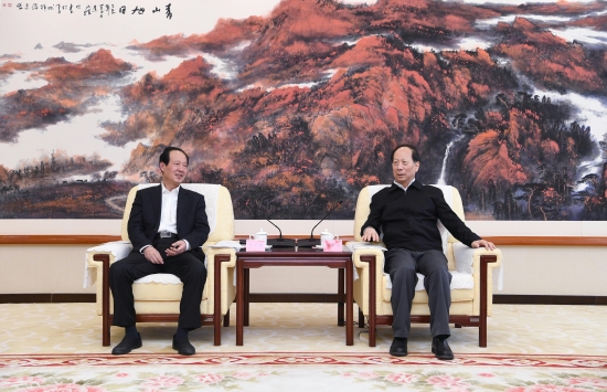 丁焰章拜會內蒙古自治區(qū)黨委書記、人大常委會主任石泰峰