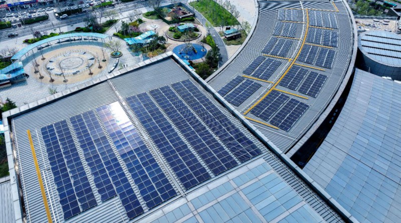 1.2MW！山東商業(yè)綜合體屋頂光伏發(fā)電項(xiàng)目并網(wǎng)發(fā)電