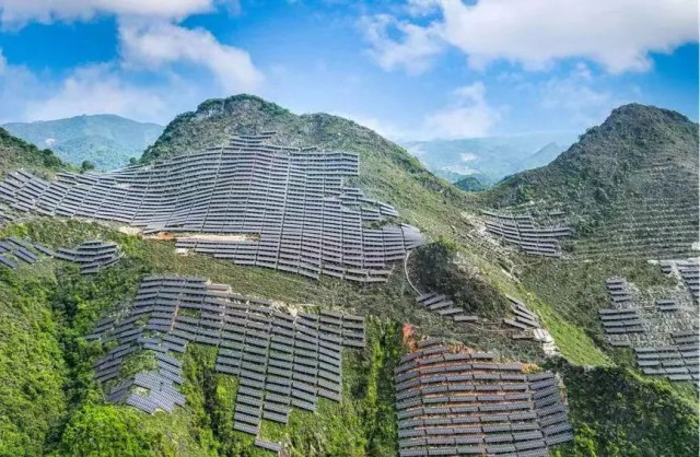 全國首例！吉電股份“大容量、高坡度”集中式山地光伏項目并網(wǎng)