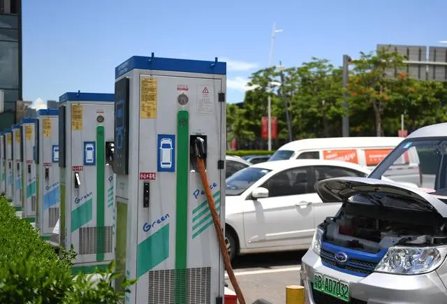 中國(guó)電動(dòng)車企駛?cè)肴毡尽八{(lán)?！笔袌?chǎng)