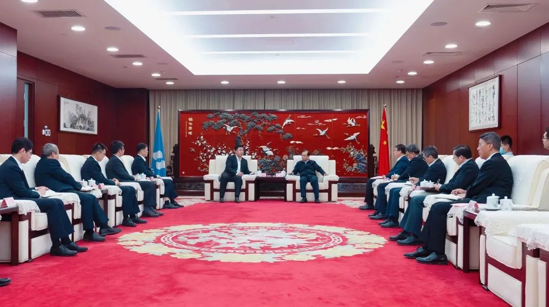 華電集團(tuán)黨組書(shū)記、董事長(zhǎng)江毅會(huì)見(jiàn)海博思創(chuàng)董事長(zhǎng)、總經(jīng)理張劍輝
