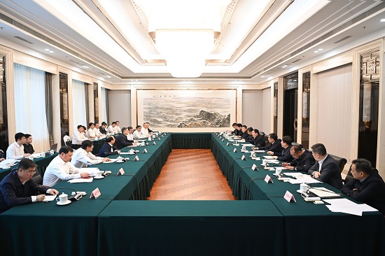 華能集團(tuán)溫樞剛、鄧建玲拜會(huì)遼寧省委書記郝鵬