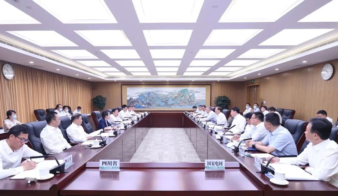 國家電網(wǎng)董事長辛保安、總經(jīng)理張智剛與四川省委書記王曉暉會(huì)談