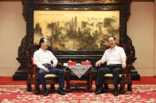 中國(guó)電建黨委書記、董事長(zhǎng)丁焰章拜會(huì)湖南省省長(zhǎng)毛偉明