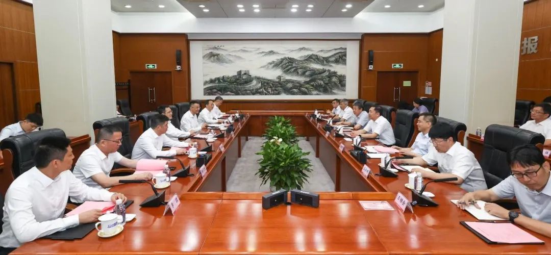 中核集團黨組副書記、總經(jīng)理顧軍會見蘇州市委副書記、市長吳慶文一行