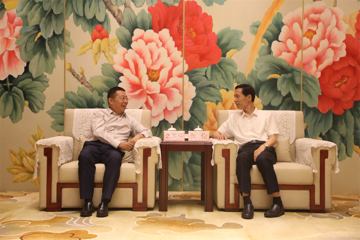 華潤(rùn)電力董事局主席史寶峰拜會(huì)菏澤市委書記張倫、市長(zhǎng)李春英