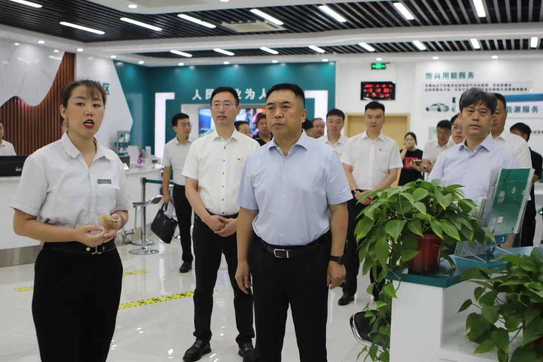 香河縣委書記梁寶杰、縣長李海濱調(diào)研國網(wǎng)香河縣供電公司重點工作