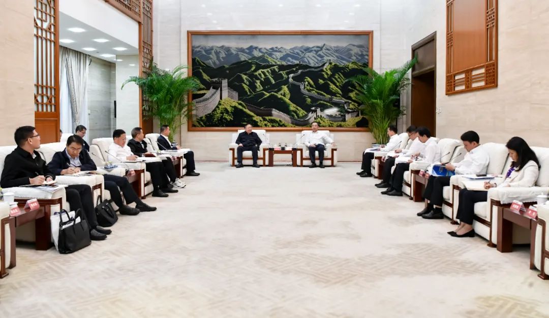 大唐集團(tuán)有限公司黨組書記、董事長鄒磊與廣西壯族自治區(qū)國資委黨委書記秦如培會談