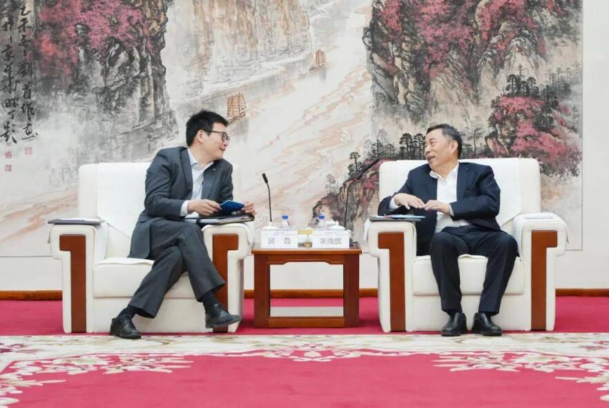 中國(guó)能建黨委書記、董事長(zhǎng)宋海良與上海電氣集團(tuán)黨委書記、董事長(zhǎng)吳磊會(huì)談