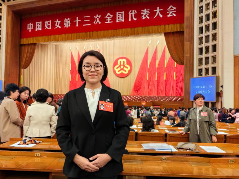 中國能建北京設(shè)備公司黨委書記、董事長，中國能建首批一級技術(shù)專家張?jiān)氯A獲全國三八紅旗手榮譽(yù)稱號