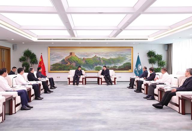 國(guó)家電網(wǎng)董事長(zhǎng)、黨組書記張智剛董事長(zhǎng)與三峽集團(tuán)董事長(zhǎng)劉偉平、總經(jīng)理韓君會(huì)談