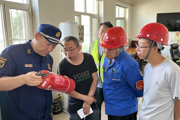 內(nèi)蒙古電力公司烏海千里山供電公司：蒙電愛心光明行，用電無憂筑防線