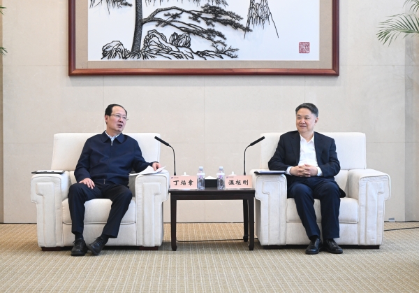丁焰章與中國華能董事長、黨組書記溫樞剛會(huì)談