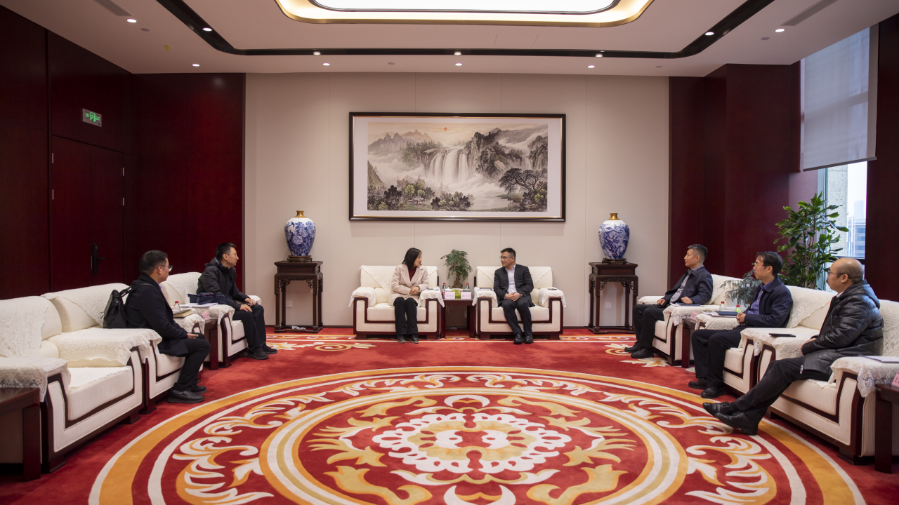 華電上海公司黨委書(shū)記顧金芳會(huì)見(jiàn)國(guó)家能源局華東監(jiān)管局黨組成員、副局長(zhǎng)朱曉艷