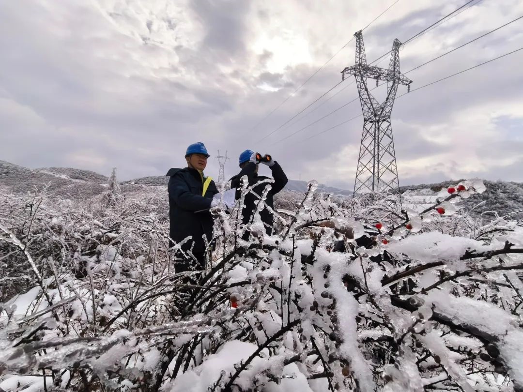 南方電網(wǎng)科技抗冰 讓冰雪“看得見、除得掉、防得住”
