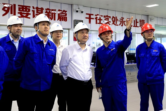 中國(guó)華能集團(tuán)董事長(zhǎng)溫樞剛到鶴崗電廠、伊春熱電督導(dǎo)調(diào)研生態(tài)環(huán)保及安全生產(chǎn)工作